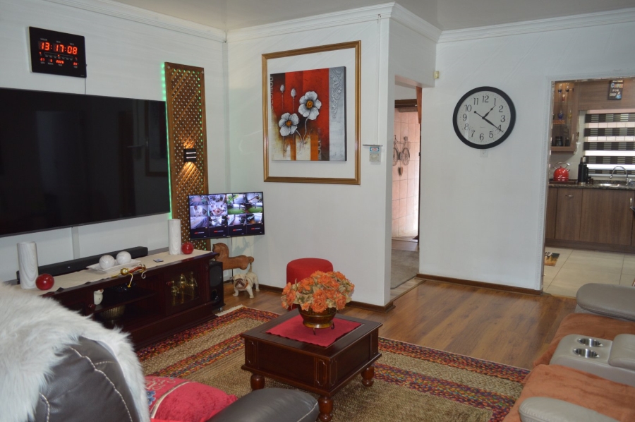 6 Bedroom Property for Sale in Doringkruin North West